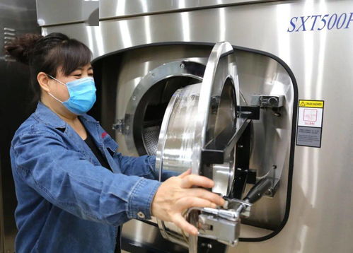 塔山煤矿公司 洗衣房女工温情服务情暖矿工，科技中介服务赋能安全生产